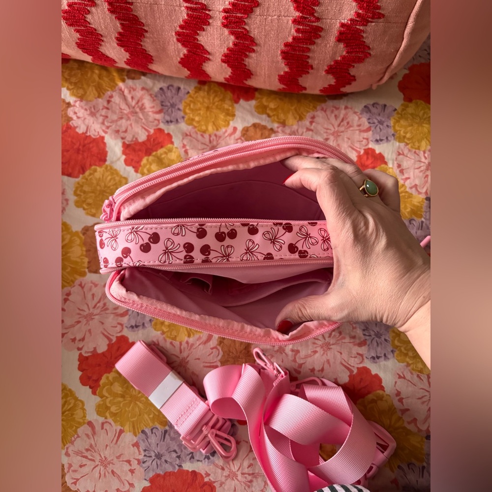 Hello Clio kindle crossbody - Picture 2 of 2
